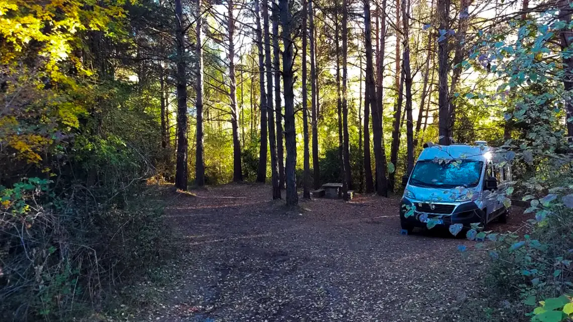oros-bajo-pernoctar-furgoneta-camper-park4night pernoctar en camper