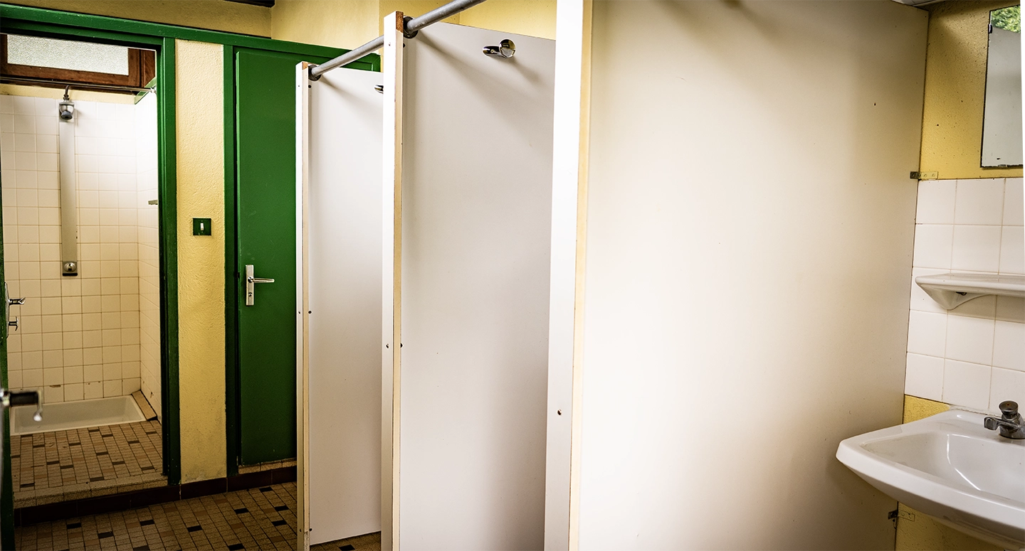 Camping barato en Corrèze duchas del camping Camping barato en Corrèze duchas del camping