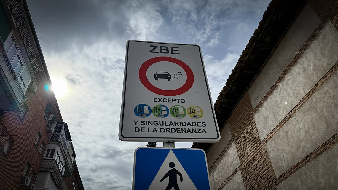 zona de bajas emisiones 2026 señales que multan destino camper
