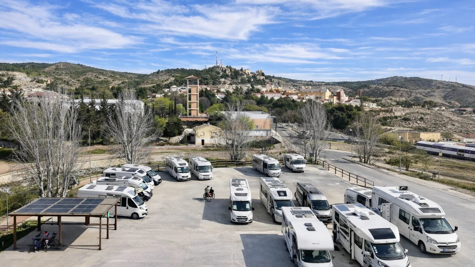 Área de autocaravanas con vistas al castillo