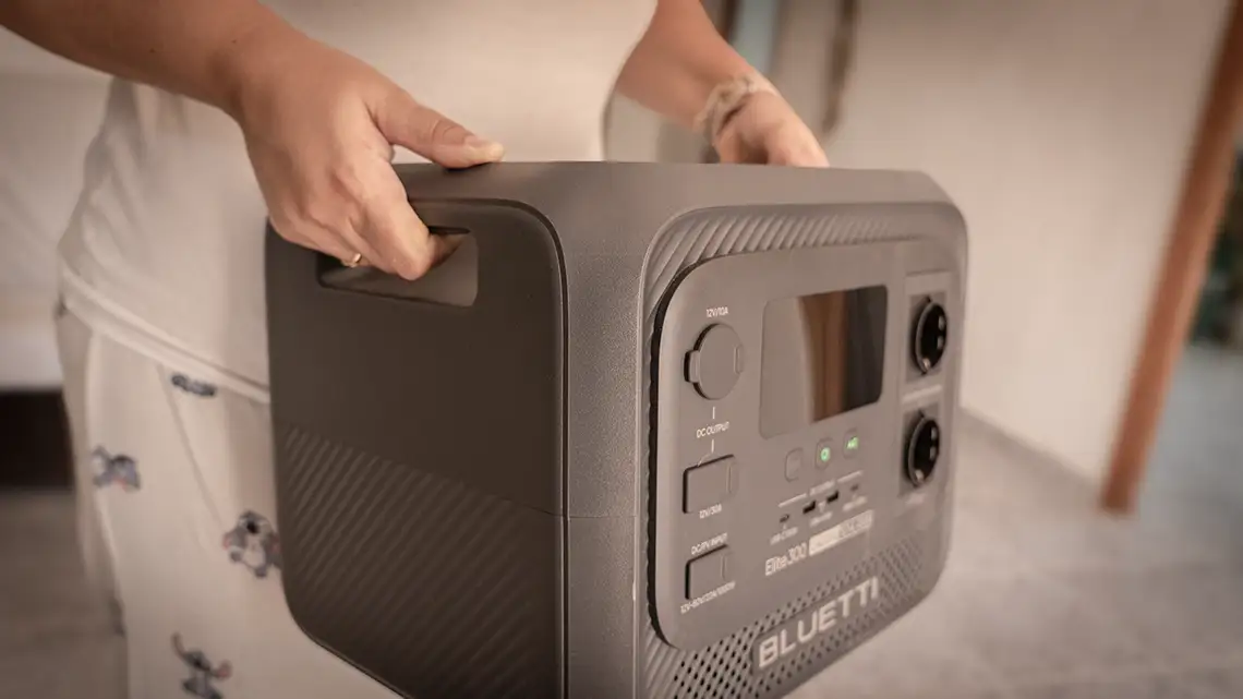 opinion Bluetti elite 300 portatil y facil de transportar