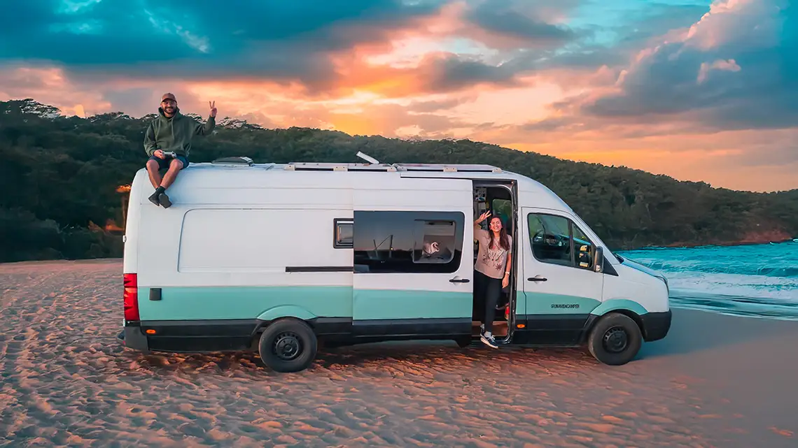 Vivir_en_furgo_siempre_furgo_playa viajar en furgoneta camper vida nomada vivir en furgoneta