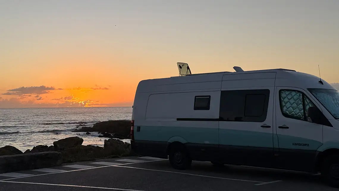 Vivir_en_furgo_siempre_viendo_mar viajar en furgoneta camper vida nomada vivir en furgoneta