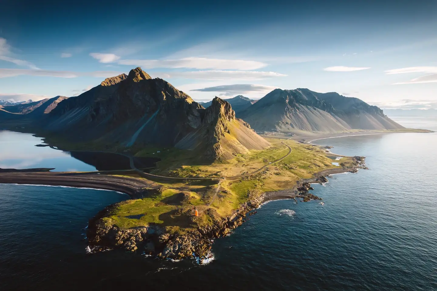 Islandia en camper y autocaravana lugares de ensueño alquilando autocaravana Península de Hvalnes — Eystrahorn